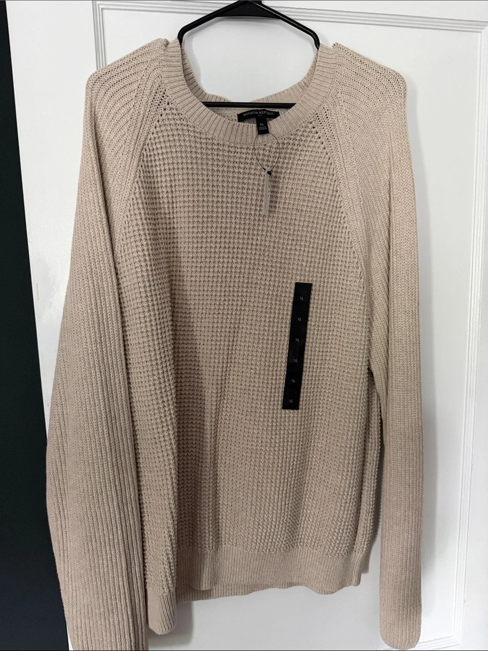 Banana Republic Men's Beige Crewneck Knit Sweater
